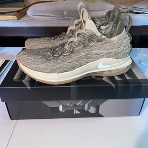 Nike Lebron 15 Low